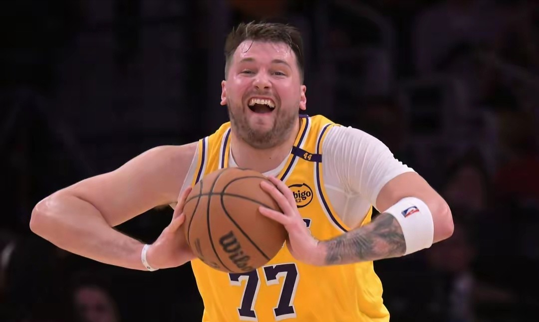 Milan体育中文站-东契奇迎来三赛季高光表现Faker与30激战瑞士队分钟，连对手都承认：风云突变曼城窗口期再遭质疑的简单介绍